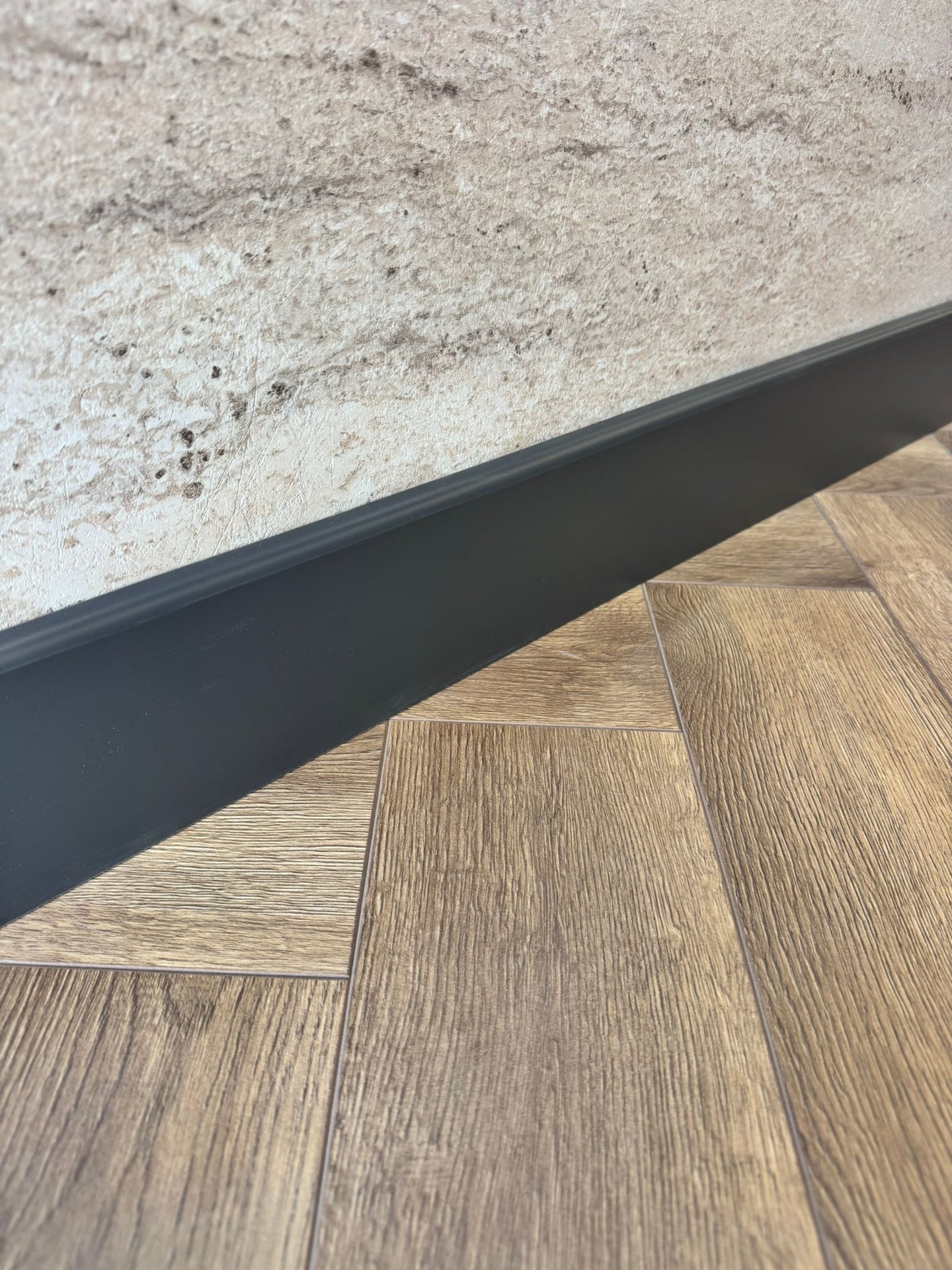 10 Cm Düz Antrasit Pvc Kaplama Parke Süpürgelik