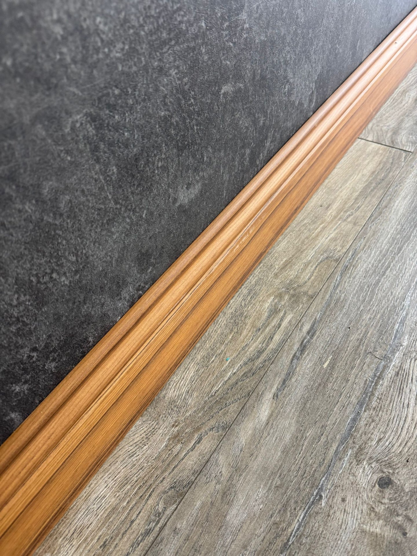 10 Cm Yalı Serisi B Model Amerikan Ceviz Pvc Süpürgelik