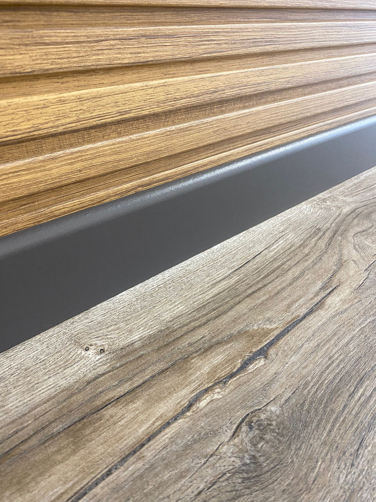 8 Cm Düz Antrasit Parke Süpürgelik