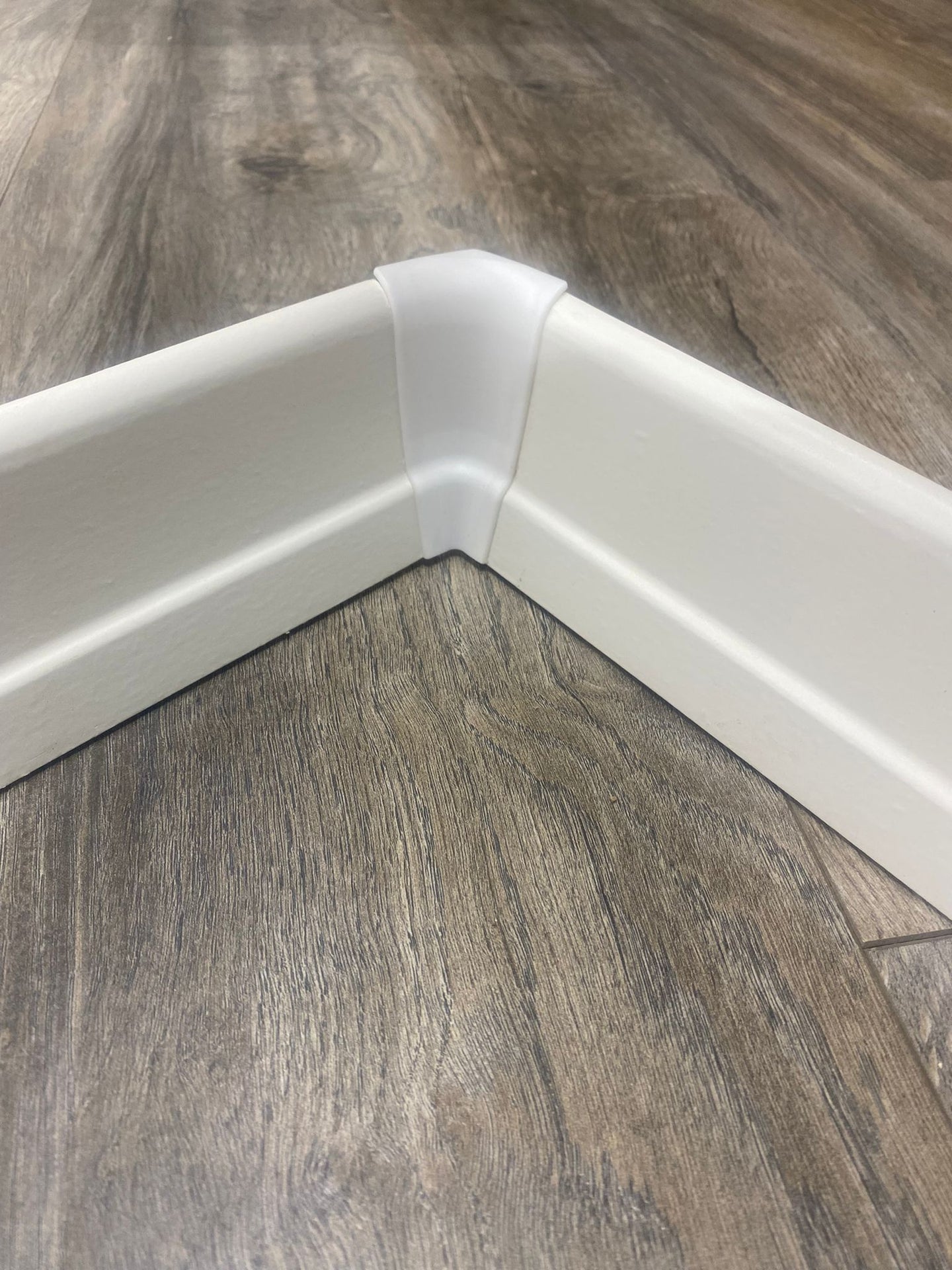 8 cm Beyaz Süpürgelik iç köşe dış köşe aparat