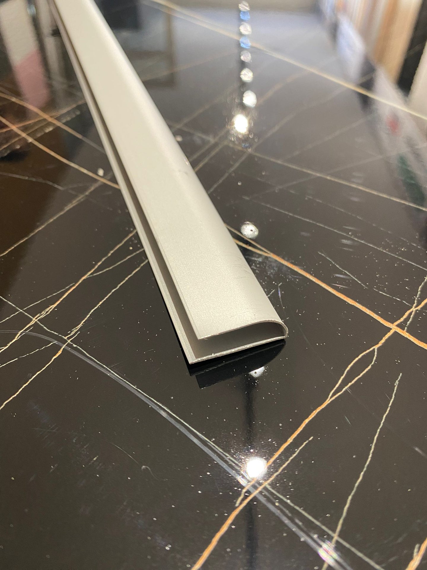 Alüminyum Oval U 8 mm Parke Bitim Profil Çıtası 90 cm