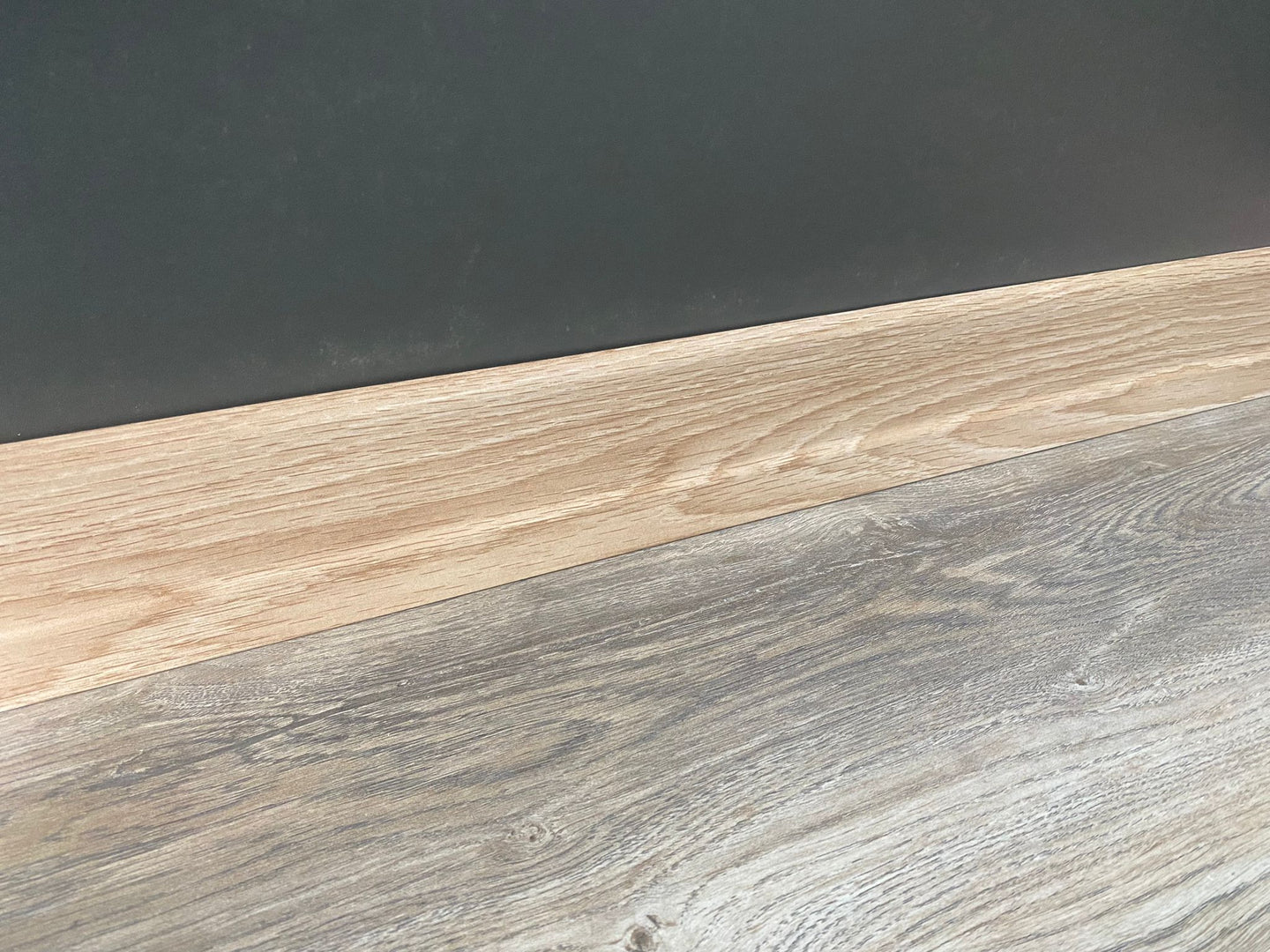 8 Cm Gri Meşe Parke Süpürgelik