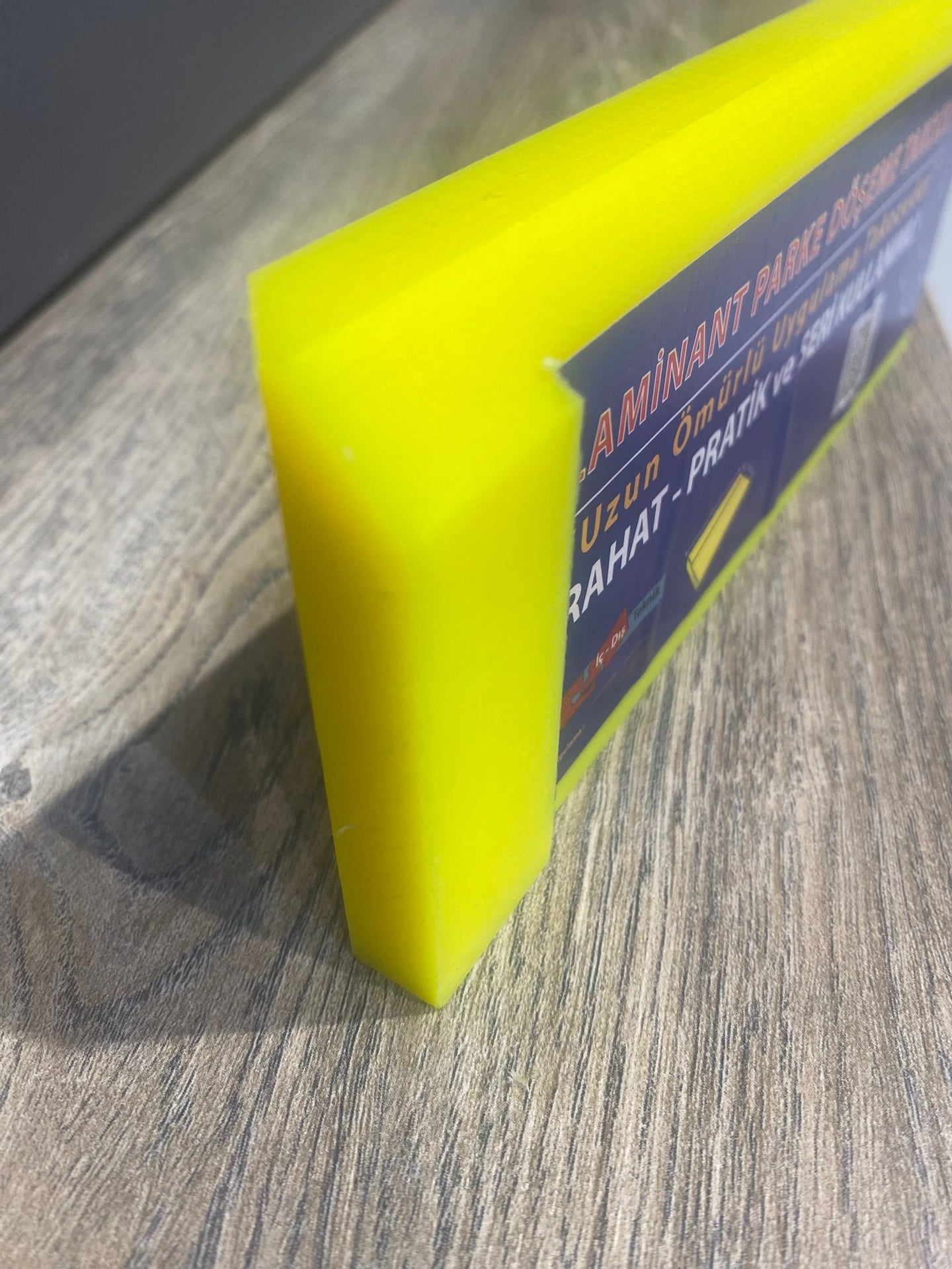 Laminat Parke Takozu Büyük Boy 7x18 Cm